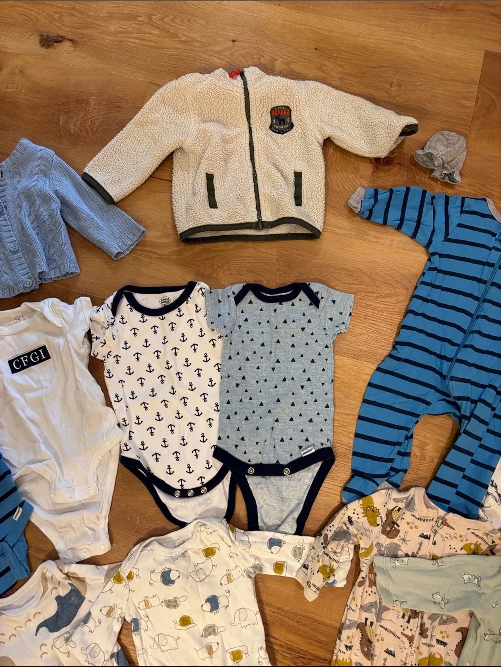 Old Navy size newborn